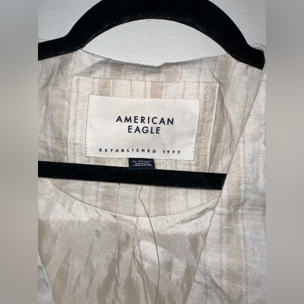American Eagle Cream Striped Vest - Picture 2 of 3